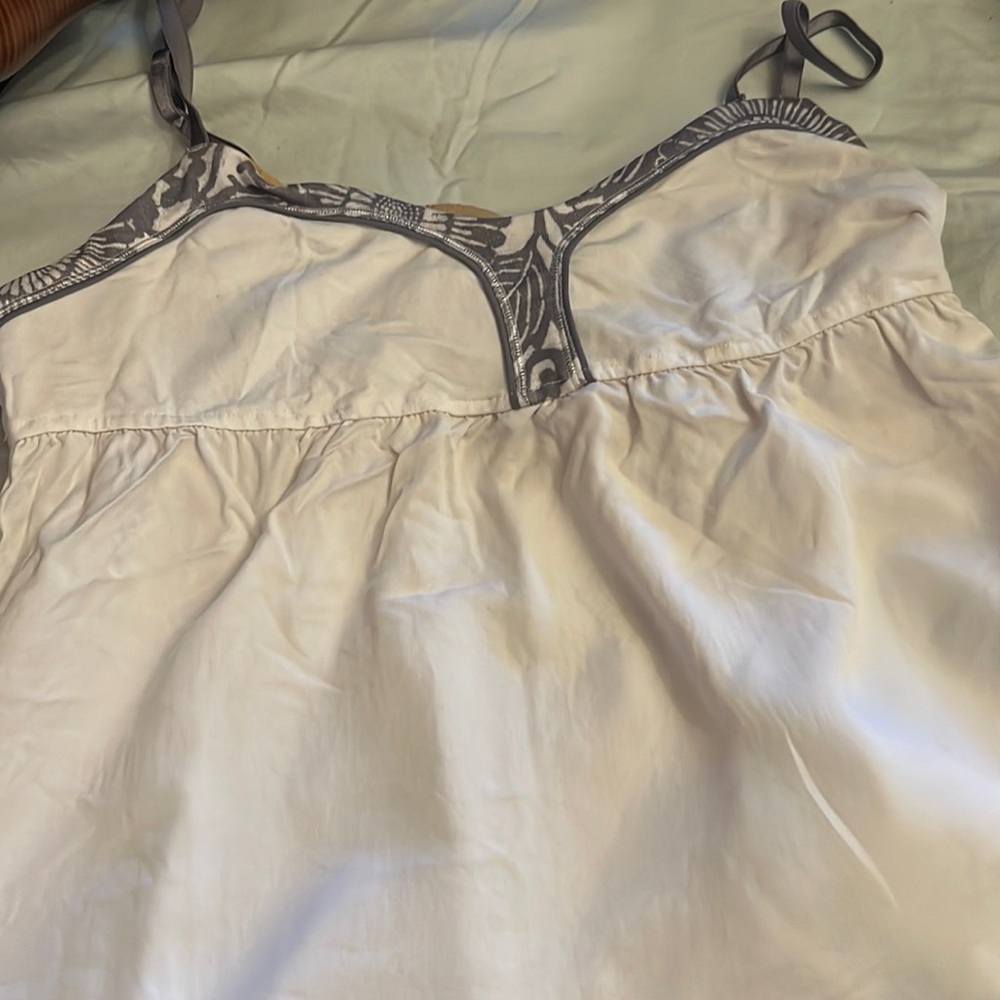 Lululemon tank top